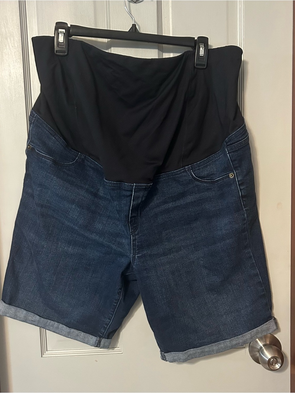 Isabel Maternity by Ingrid & Isabel Bermuda Shorts Blue Denim Pull-up Sz 18